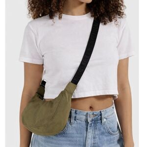 Baggu Mini Crescent Crossbody Bag Green Nylon Adjustable Strap Lightweight